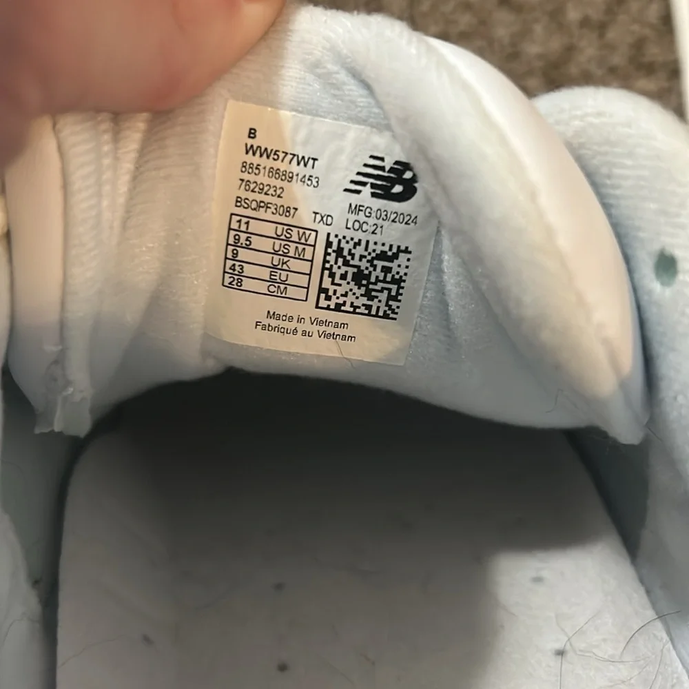 Unisex New Balance 577 White Sneakers